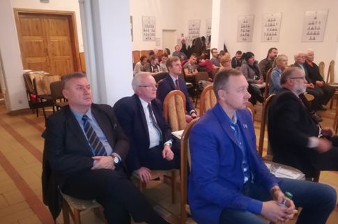 Benefits for local communities and barriers to wind energy development discussed in Poland